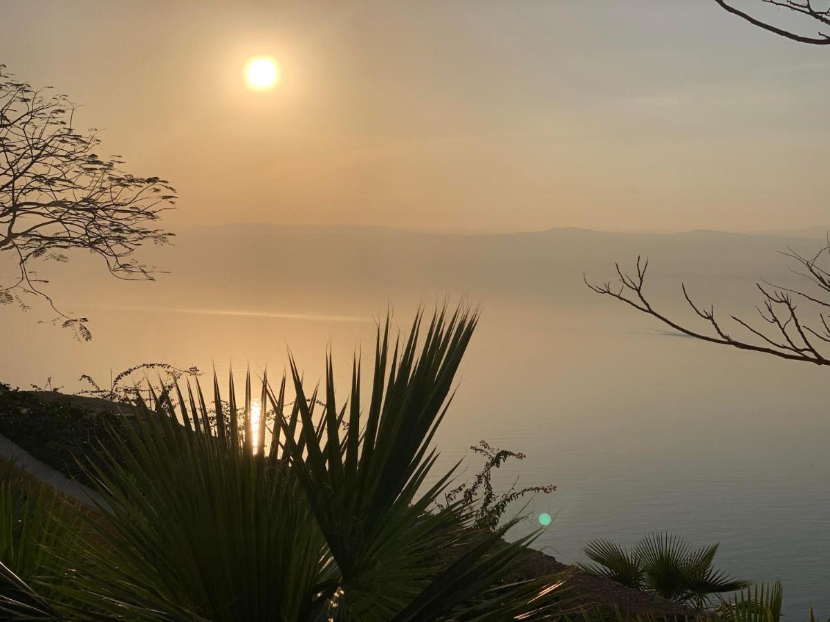 Apartment Samarah Dead Sea Studio-cp6 Traveler Award 2025 Winner Thursday, Friday And Saturday Groups Consisting Solely Of Male Guests Are Not Permitted